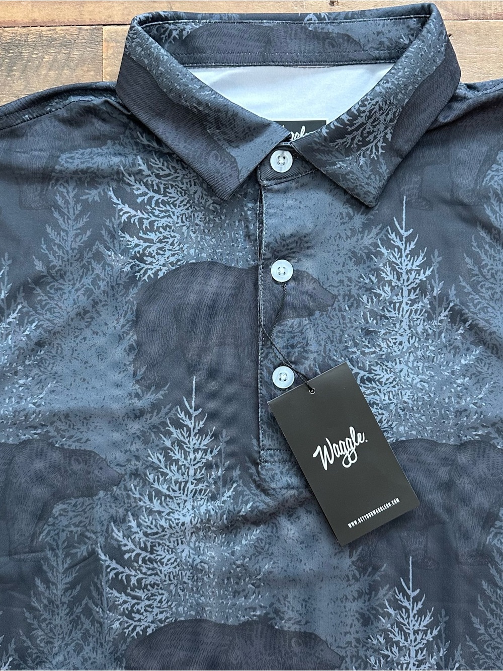 ⭐️NWT Waggle Men's Golf Polo - Bear & Tree Print (Small) - Picture 2 of 5